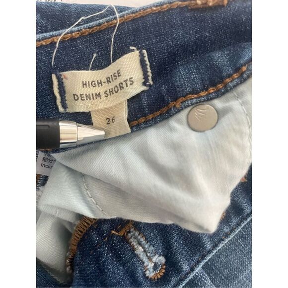 Madewell High Rise Denim ShortsSize 26 Buttons Casual Distressed Hem - Picture 2 of 16